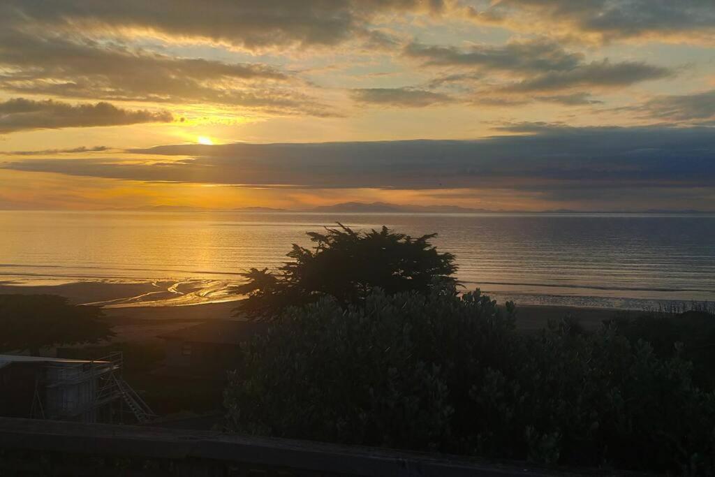 Sunset On Raumati Apartment Paraparaumu Exterior photo